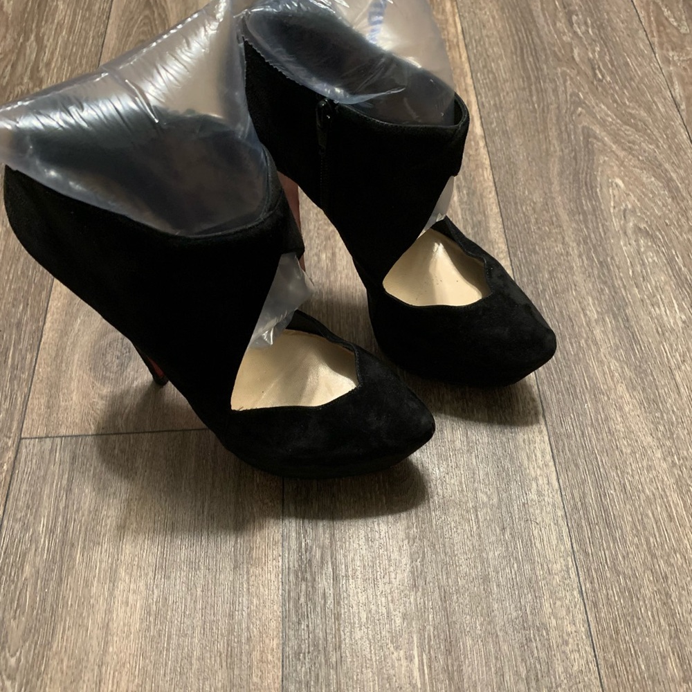 Christian Louboutin Black Suede Booties 38 1/2 - Picture 11 of 12